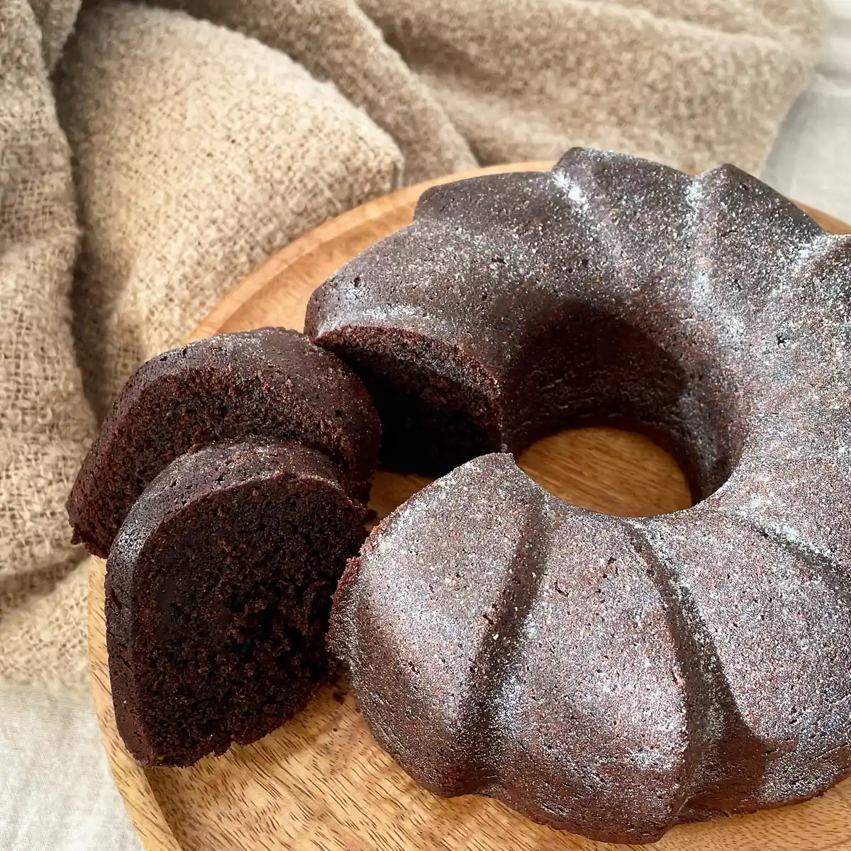 Bábovka s červenou řepou