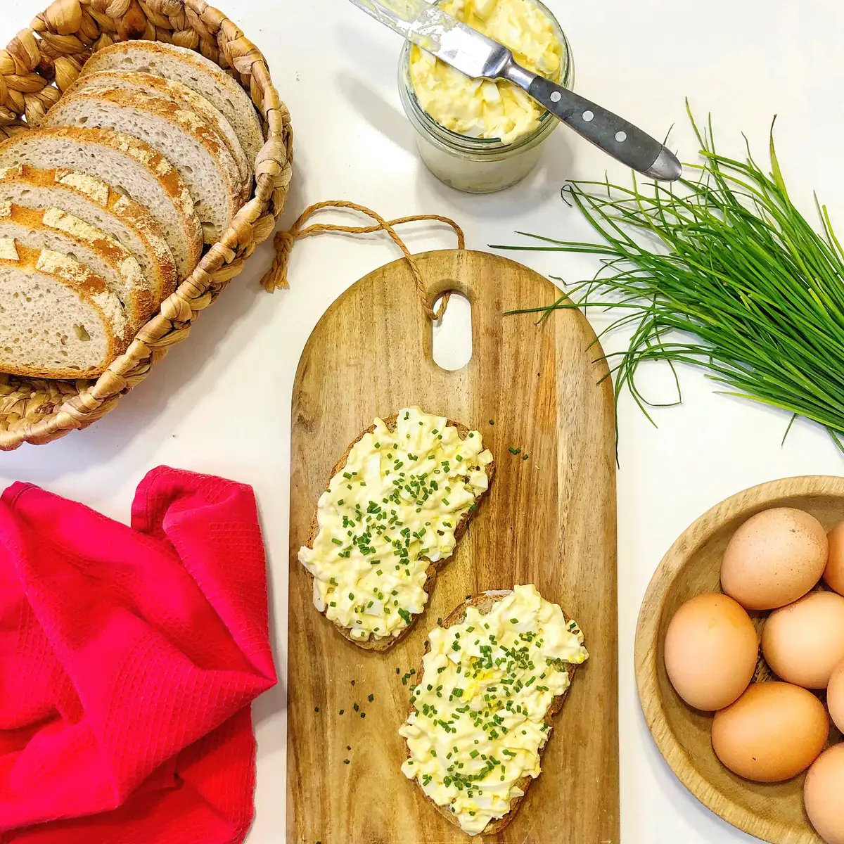 Chléb s vajíčkovou pomazánkou