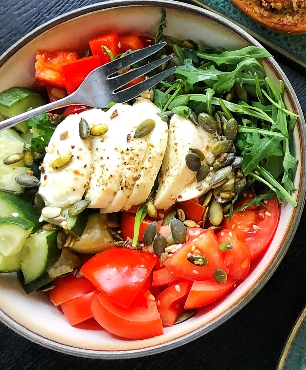 Zeleninový salát s mozzarellou