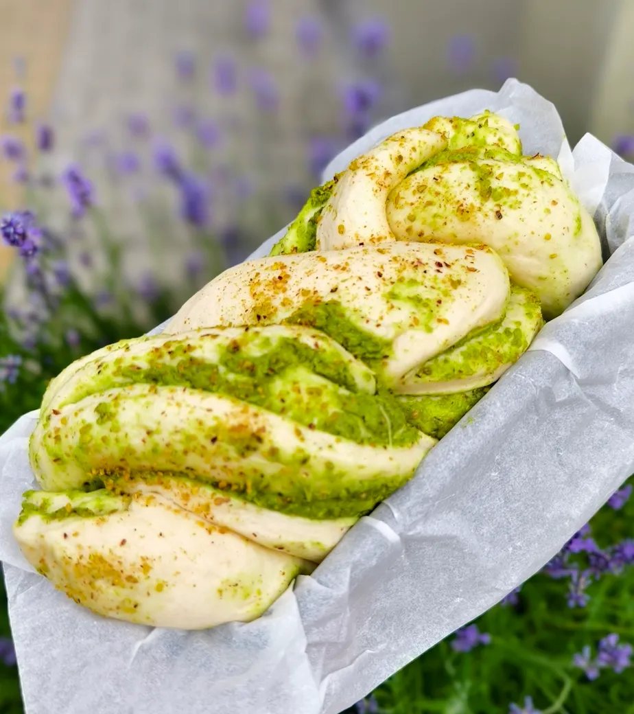 Babka Matcha-pistácie