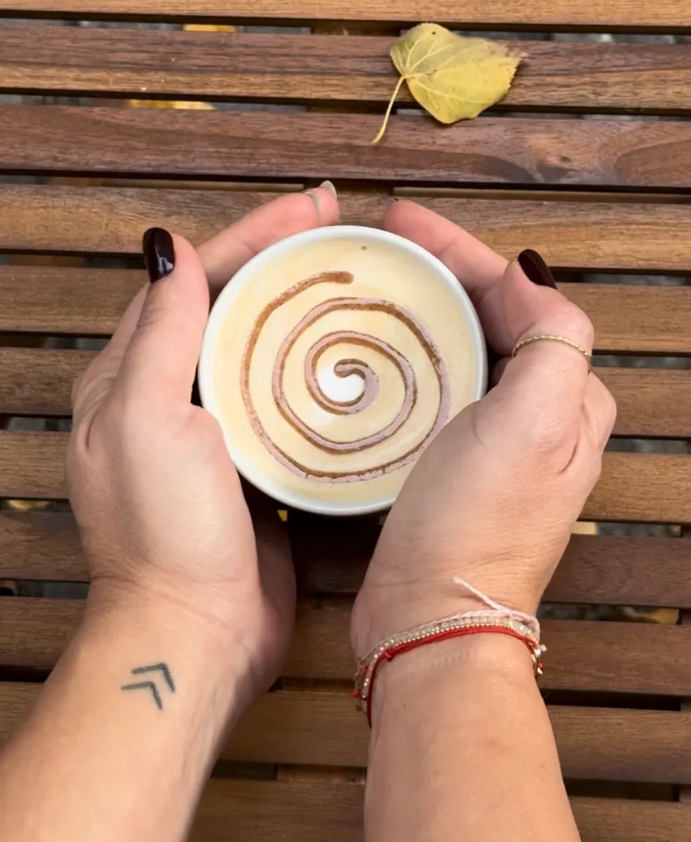 Cinnamonn Roll Cappuccino (možnost i s rostlinným mlékem)